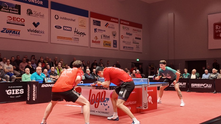 孟繁博與隊友激戰(zhàn)中